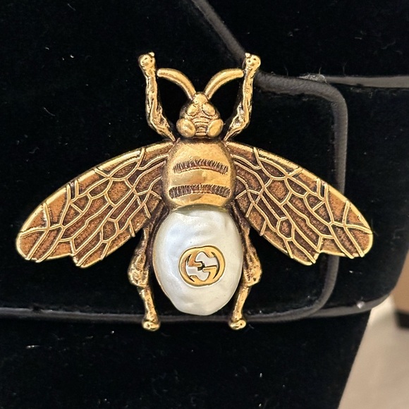 Gucci Black Velvet Boots w/ Vintage Bee - Picture 6 of 11